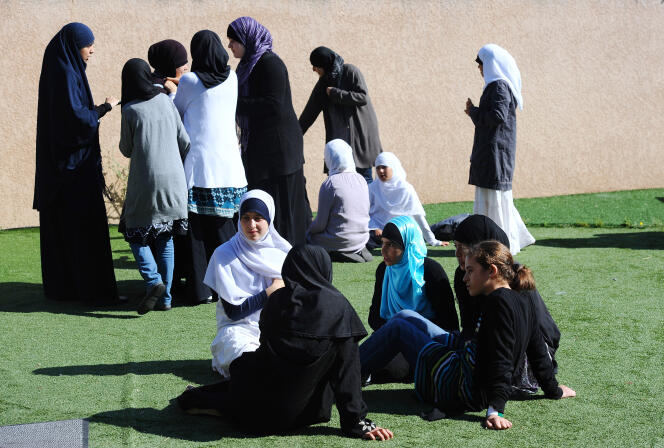 Eleves d'une école privée musulmane à Toulouse, en 2011.