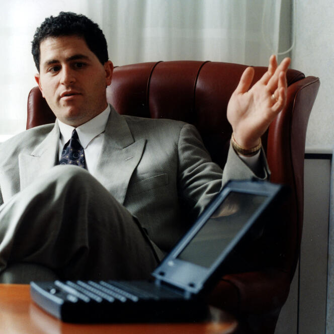 Michael Dell, PDG de l'entreprise qui porte son nom, ici en 2001 pour la présentation d'un nouveau modèle de PC portable.