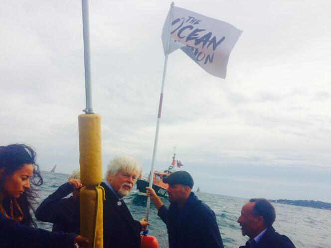Les fondateurs de la Nation de l'océan (Paul Watson, Olivier Dubuquoy et Pierre Rhabi) en octobre 2015.