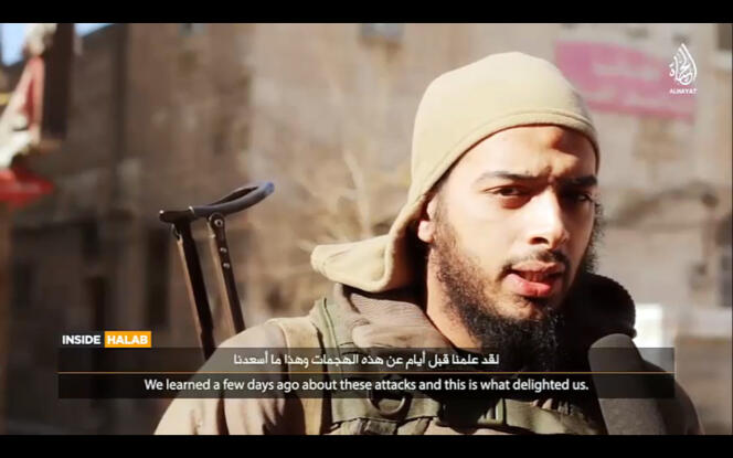 Le djihadiste français Salim Benghalem en Syrie en février 2015 .
Saisie d'écran d'une vidéo de propagande, diffusée par Daech où il fait l'apologie des attentats de Paris et de Mohammed Merah.