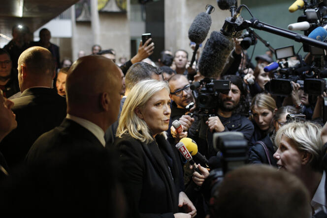 La présidente du Front national Marine Le Pen comparaissait mardi 20 octobre devant le tribunal correctionnel de Lyon pour incitation à la haine raciale.