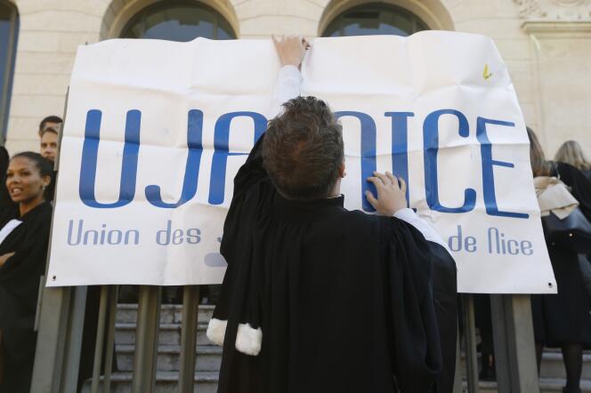 Des avocats manifestent à Nice, le 21 octobre.