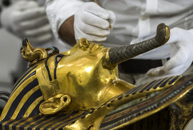 Le masque doré de Toutankhamon devrait subir une restauration de plusieurs mois dans les laboratoires du musée du Caire.