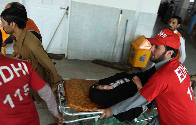 Aux urgences d'un hôpital de Peshawar.