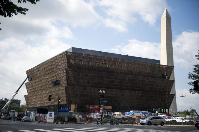 Le National Museum of African American History and Culture est toujours en construction sur le National Mall, à Washington.