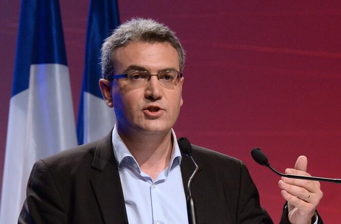 L'eurodéputé Aymeric Chauprade.Il s’en prend à Florian Philippot, numéro deux du parti, et à son influence sur les décisions de la présidente du Front national, Marine Le Pen.