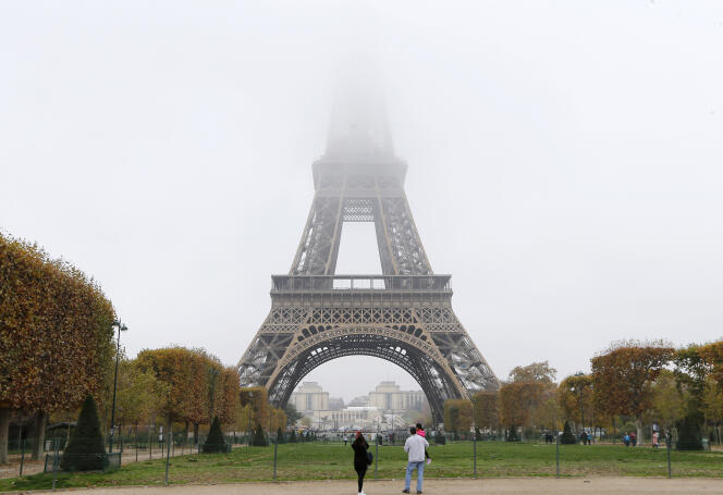 Brouillard et pollution à Paris, novembre 2015.