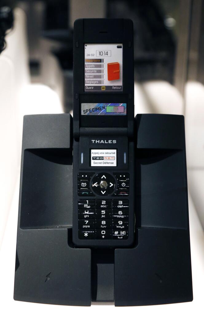 Un téléphone Teorem, à l’exposition « Le Secret de l'Etat. Surveiller, protéger, informer. XVIIe-XXe siecle », aux Archives nationales, en 2015.