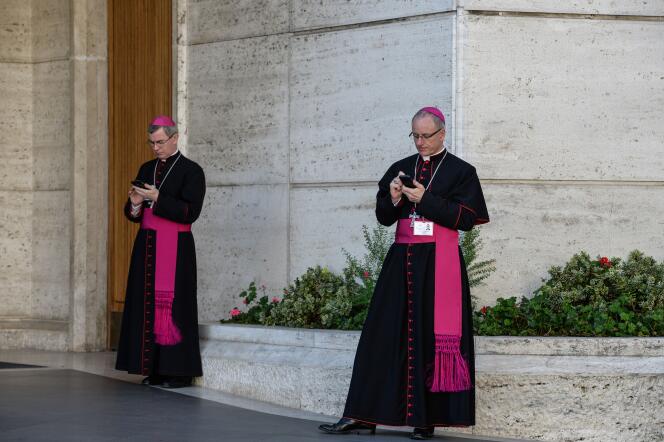 Des prélats au Vatican, le 24 octobre.