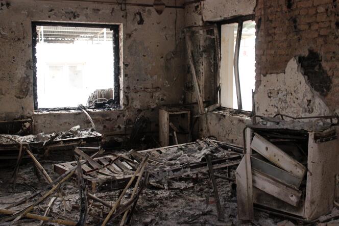 L’intérieur  du bâtiment  occupé par Médecins sans frontières après  le bombardement de l’hôpital par l’AC-130 Hercules des Forces spéciales américaines  à Kunduz.