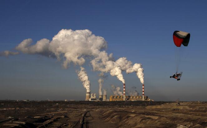 La centrale au charbon de Belchatow, en Pologne, en 2013.