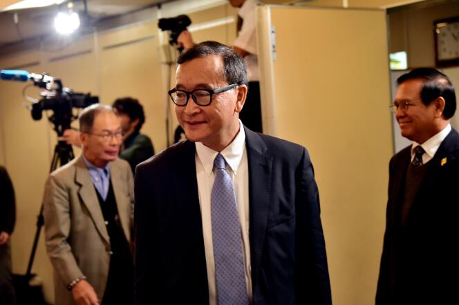 Sam Rainsy, le chef de l'opposition cambodgienne, en voyage à Tokyo, le 10 novembre.