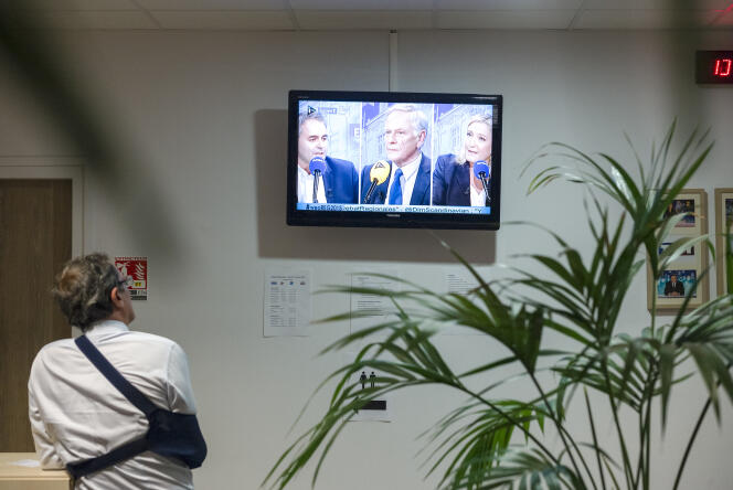 Dans les locaux de « La Voix du Nord », lors du débat entre Xavier Bertrand, Marine Le Pen et Pierre de Saintignon, le 27 octobre.