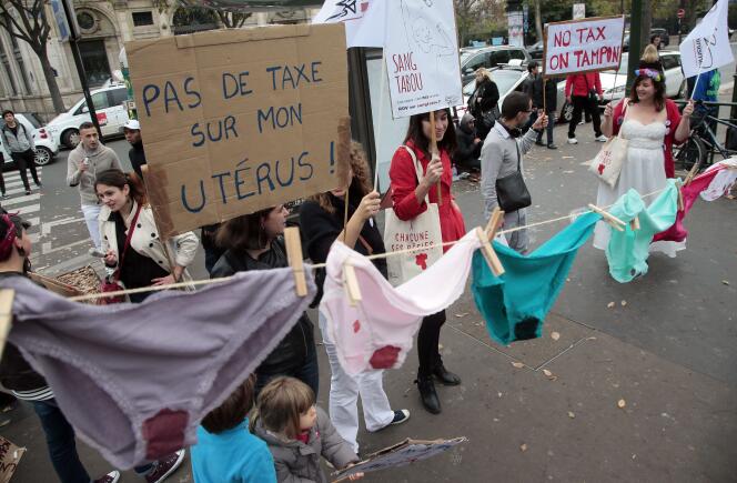 Manifestation contre la « taxe tampon » mercredi 11 novembre à Paris.