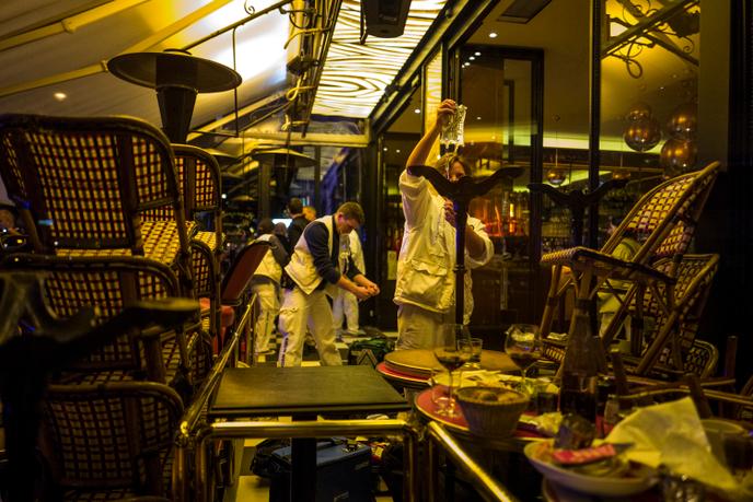 Attaques A Paris Du Sang Partout Des Cadavres Au Bataclan