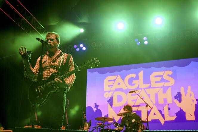 Le musicien Jesse Hughes, lors d'un concert de son groupe, Eagles of Death Metal, à Los Angeles,le 25 octobre 2014.