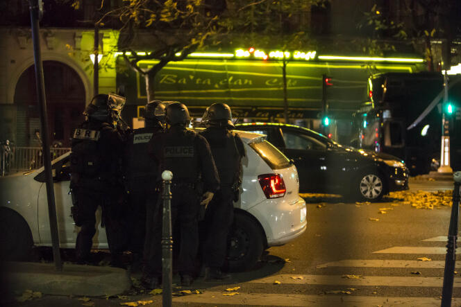 Pendant l'attaque terroriste au Bataclan à Paris, dans la nuit du 13 au 14 novembre 2015.