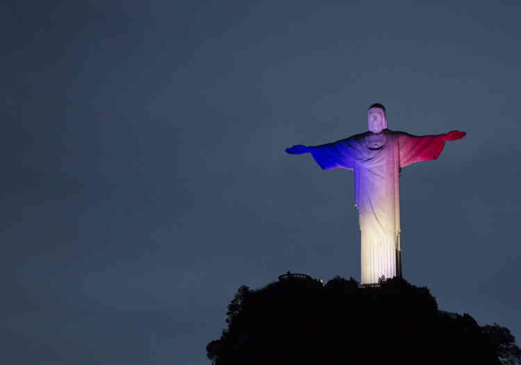 La statue du Christ rédempteur à Rio de Janeiro, au Brésil le 14 novembre.