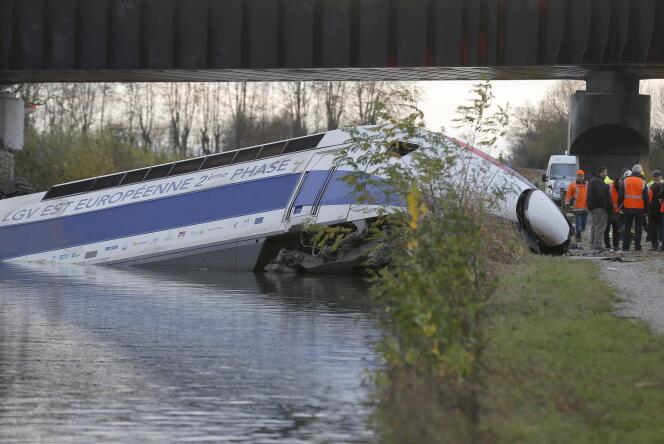 Accident de la rame d'essai de TGV  à Eckwersheim près de  Strasbourg le 15 novembre 2015.