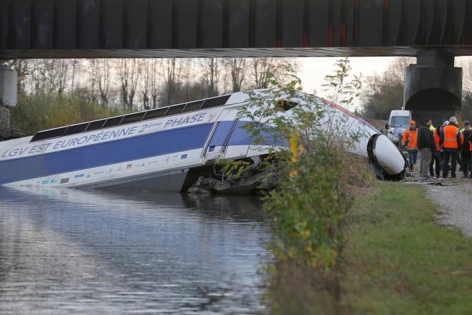 Accident de la rame d'essai de TGV à Eckwersheim près de Strasbourg le 15 novembre 2015.