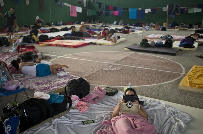 Des migrants cubains hébergés dans un gymnase à La Cruz au Costa Rica, le 20 novembre 2015.