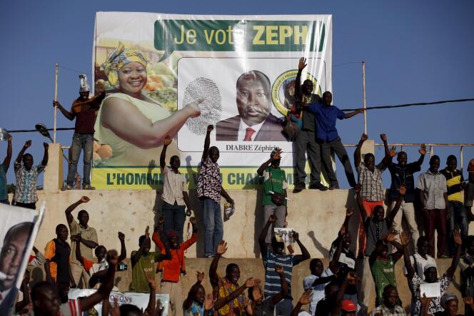Des supporteurs du candidat Zephirin Diabre, le 25 novembre à Ouagadougou.