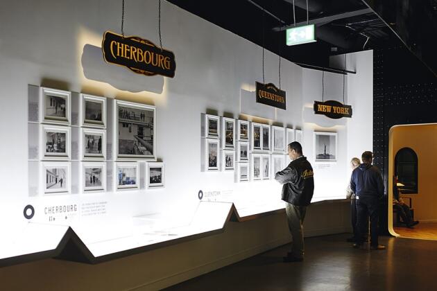 Le Musée Titanic Belfast présente une exposition interactive sur l'histoire du célèbre paquebot.