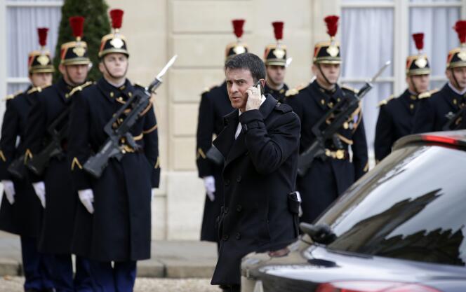 « Nous serons en état d’urgence et nous utiliserons tous les dispositifs pour protéger les Français », a déclaré Manuel Valls sur Europe 1, mardi 1er décembre.