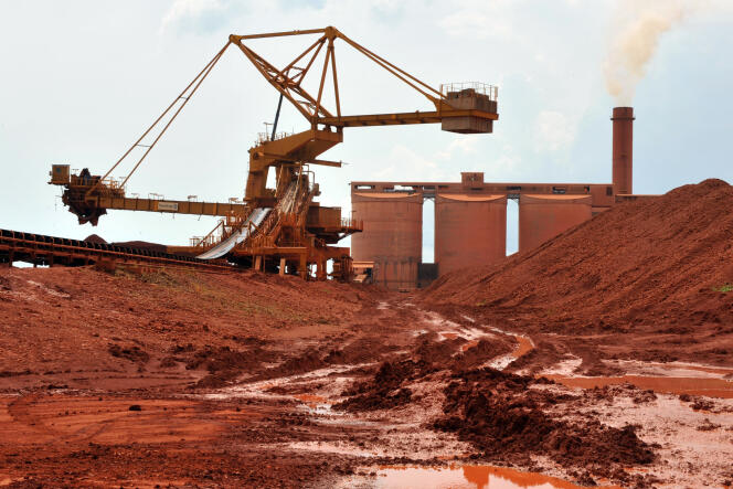 Une mine de bauxite à Kamsar, au nord de Conakry, en Guinée, en octobre 2008.