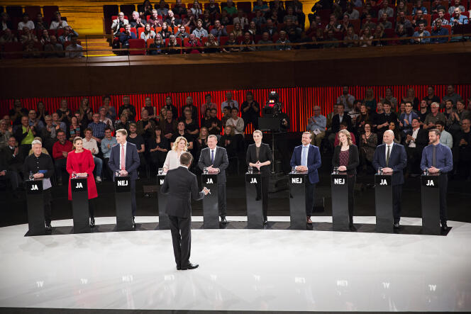 Les responsables des principaux partis danois lors d'un débat sur le référendum, le 1er décembre à Copenhague.