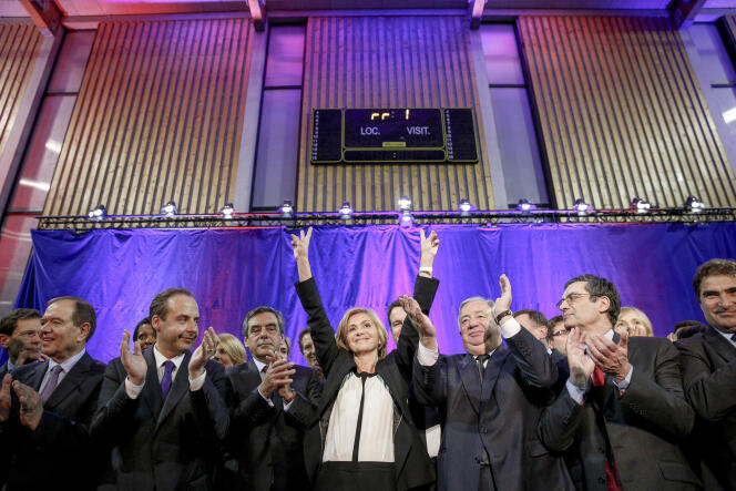 Meeting de Valérie Pécresse candidate Les Républicains en Ile-de-France, entourée de Gérard Larcher et Frnçois Fillon, à Rueil-Malmaison (Hauts-de-Seine), jeudi 3 novembre.
