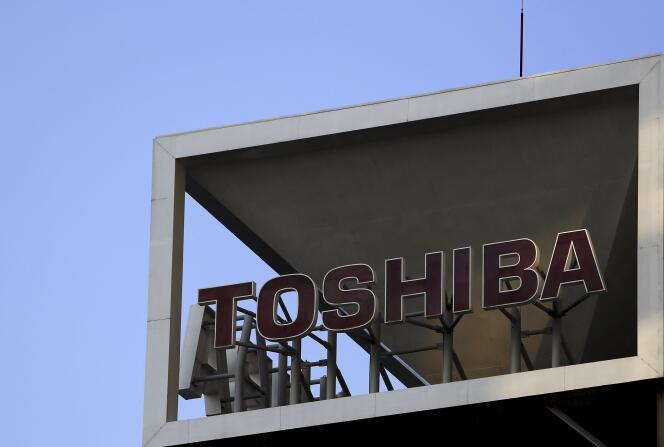 Le conglomérat industriel japonais Toshiba a annoncé, lundi 21 décembre, la suppression de 6 800 postes dans ses activités d’électronique grand public.