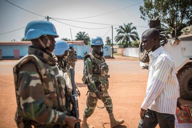 Patrouille de la Minusca (Mission des Nations unies en Centrafrique) le 10 décembre 2015 à Bangui.