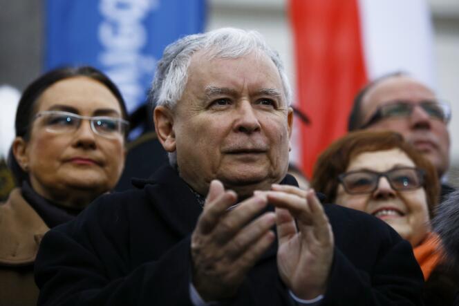 Jaroslaw Kaczynski, leader du parti au pouvoir Droit et justice, le 13 décembre 2015, à Varsovie.