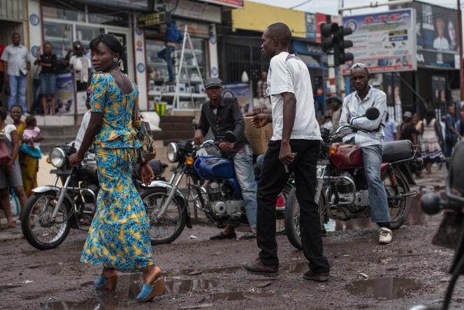 Dans une rue du quartier Matonge à Kinshasa en République du Congo, en mars 2015.