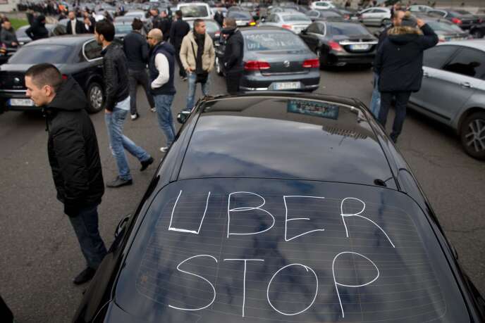 Manifestation de chauffeurs Uber, à Paris, le 18 décembre 2015.