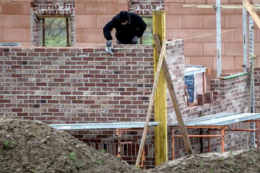 PHILIPPE HUGUEN / AFP Construction de maison à Godewaersvelde, dans le Nord.