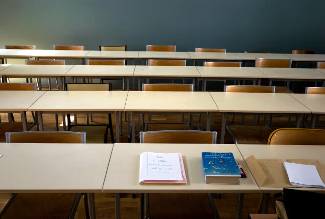 Une salle d'examens vide à l'Université Lyon 2 en 2009.