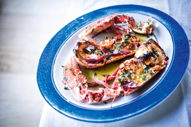 Le homard grillé à l’estragon peut se déguster seul en entrée ou, pour en faire un plat complet, avec du riz ou des petites pommes de terre vapeur.