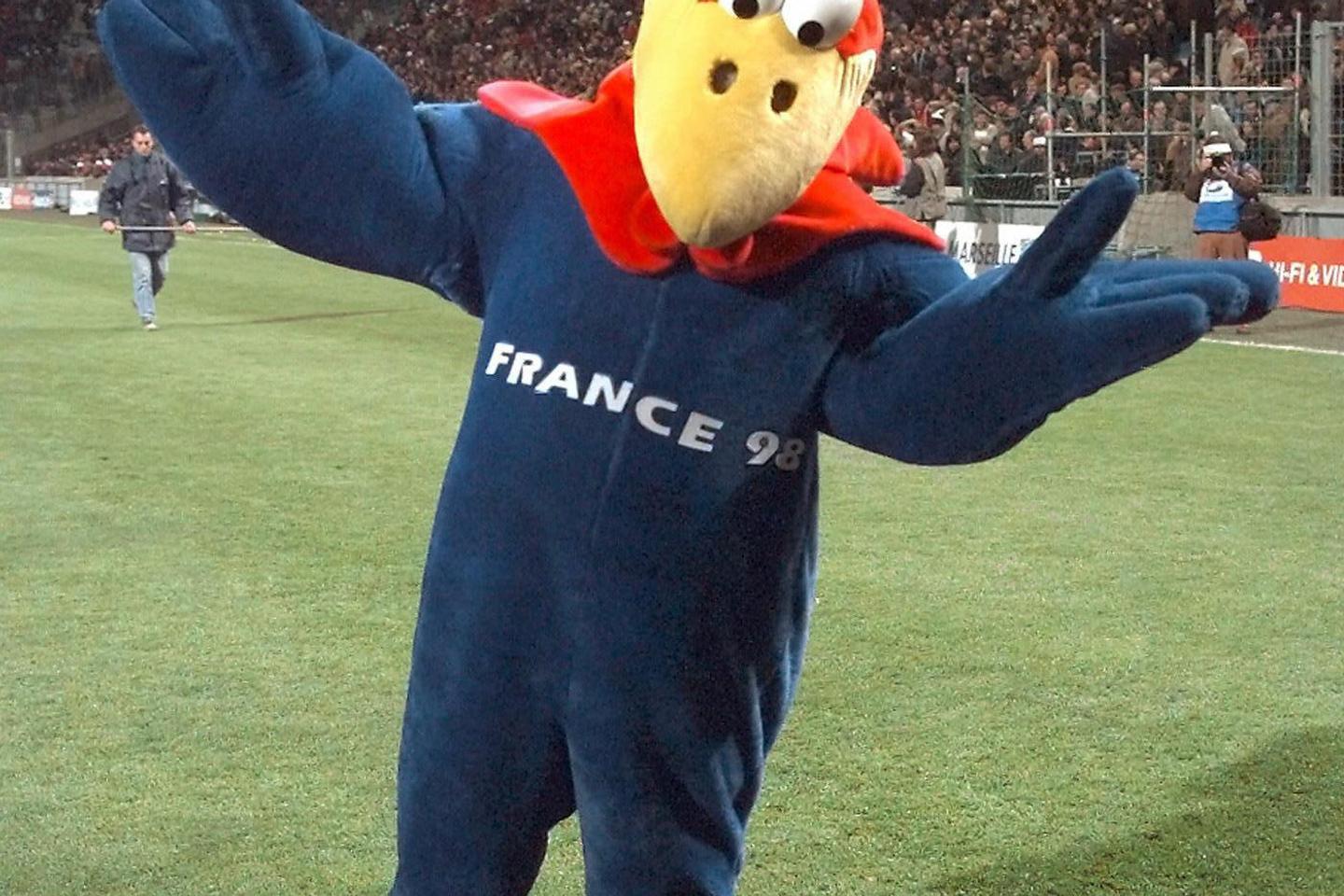 Lot de 10 pins officiels France 98 - Footix villes hôtes (D'occasion) à