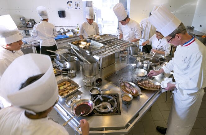 « Dans les années 1980, et pour la première fois depuis la seconde guerre mondiale, ce sont les méthodes de gestion des Japonais qui ont démontré leur supériorité sur les Etats-Unis » (Photo: cours de cuisine à l’Institut Paul-Bocuse, en 2013).