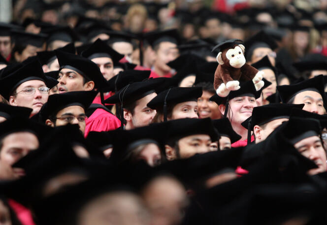 Des jeunes diplômés sur le campus de l'université d'Harvard aux Etats-Unis en 2008.