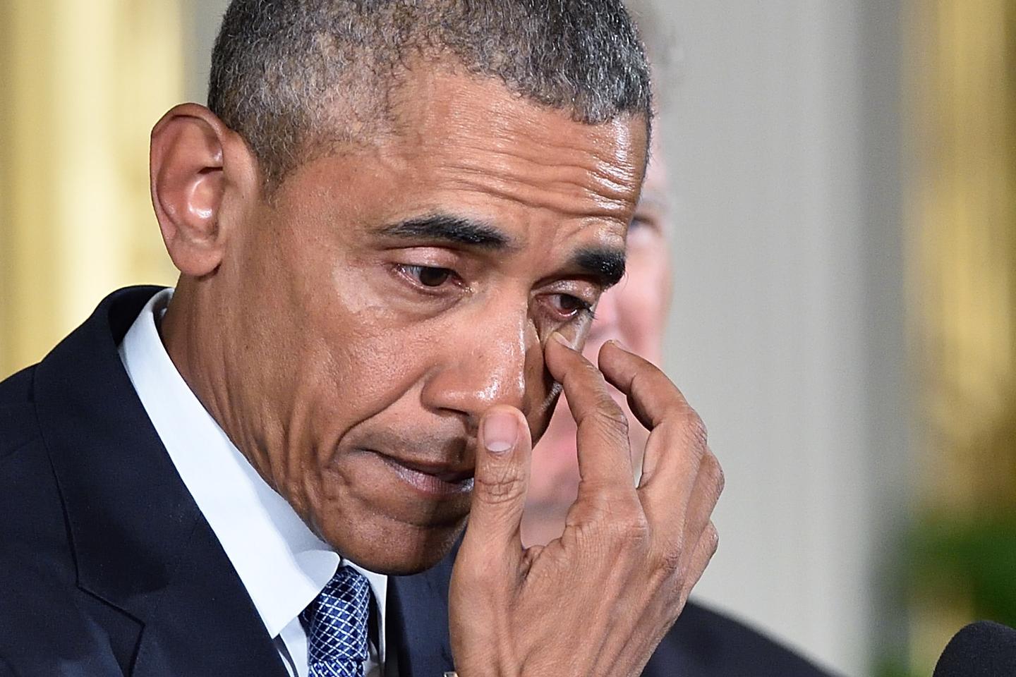 Les larmes d’Obama lors de la présentation de son plan contre les armes ...