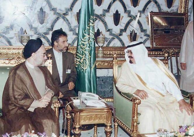 Mohammed Khatami (gauche), alors président iranien, rencontre le prince Abdallah, le 16 mai 1999, à Djedda (en Arabie saoudite).