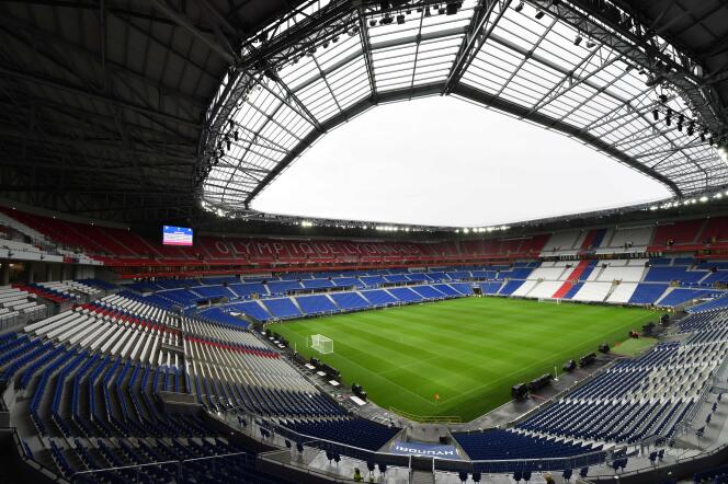 « Ce qui se joue dépasse l’habituel clivage politique partisan » (Photo: stade du club de football de Lyon, janvier 21016).
