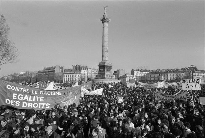 Marche pour l'égalité et contre le racisme, le 3 décembre 1983, place de la Bastille, à Paris.