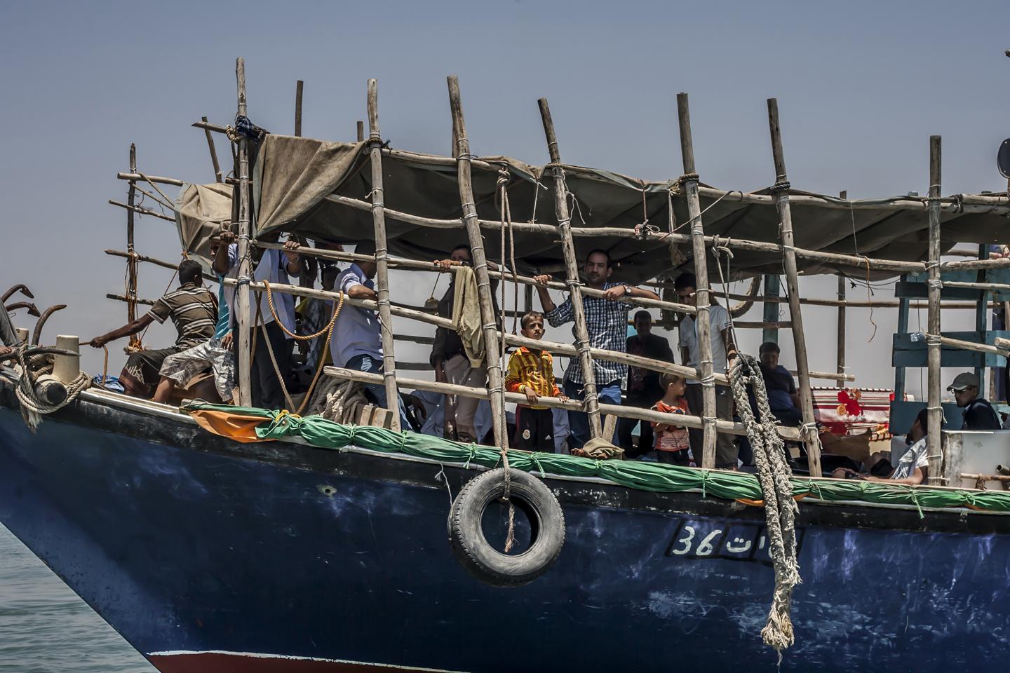 Migrant boat sinks off coast of Yemen, leaving at least 49 dead, 140 missing, UN agency says