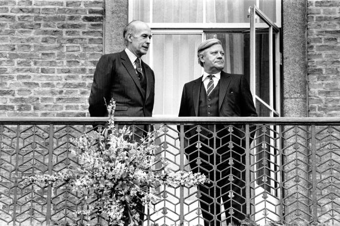 Valéry Giscard d'Estaing et le chancelier allemand Helmut Schmidt lors d'un sommet à Maastricht (Pays-Bas), le 23 mars 1981.