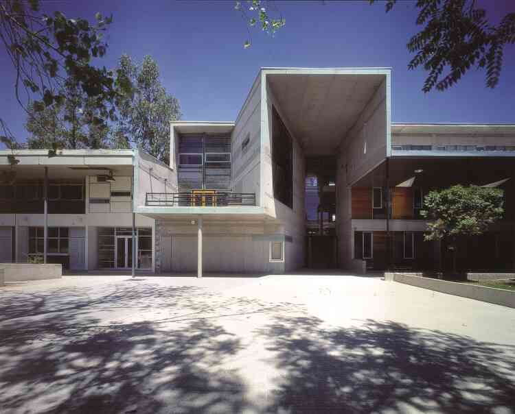 Ecole de mathématiques, université catholique du Chili, Santiago.