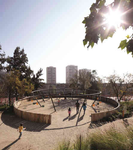 Jardin du Bicentennaire, à Santiago. L'installation fait partie du projet 